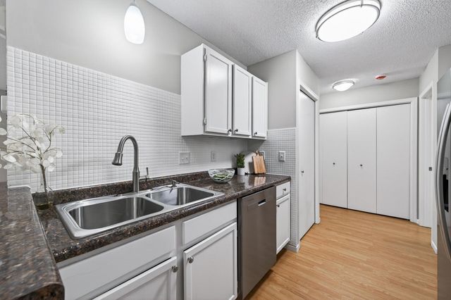 995 106th Lane NW 45, Coon Rapids, MN 55433