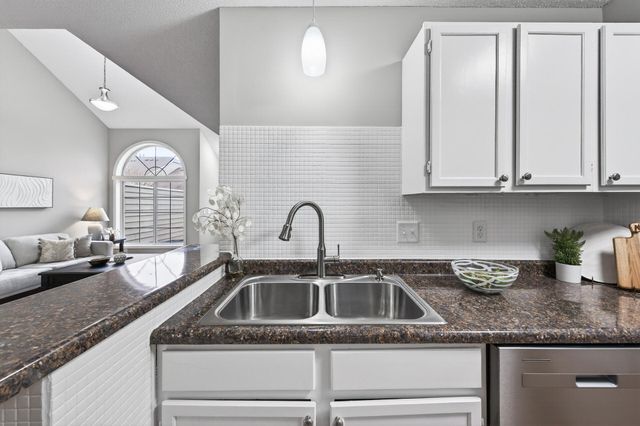 995 106th Lane NW 45, Coon Rapids, MN 55433