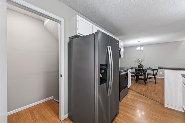 995 106th Lane NW 45, Coon Rapids, MN 55433