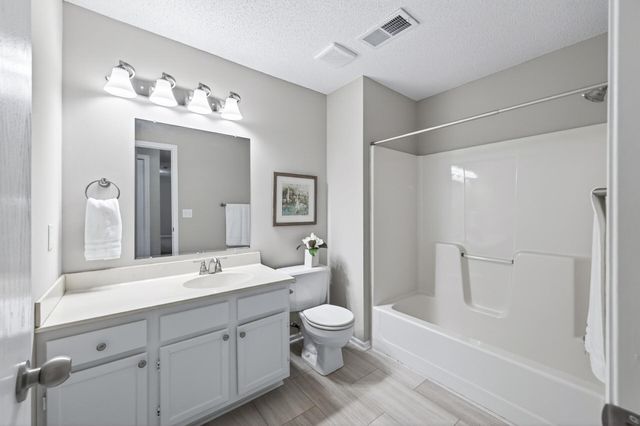 995 106th Lane NW 45, Coon Rapids, MN 55433