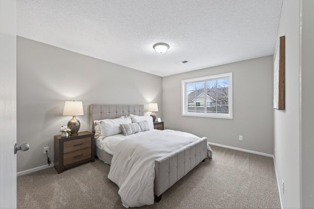 995 106th Lane NW 45, Coon Rapids, MN 55433