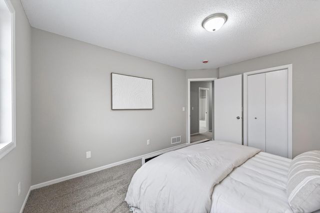 995 106th Lane NW 45, Coon Rapids, MN 55433