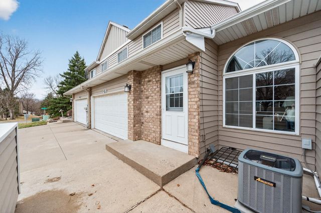 995 106th Lane NW 45, Coon Rapids, MN 55433