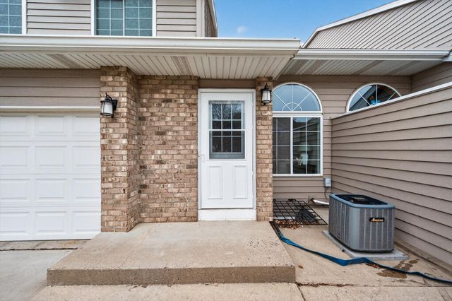 995 106th Lane NW 45, Coon Rapids, MN 55433