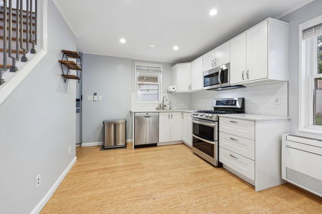 3619 S FOUR MILE RUN, Arlington, VA 22206