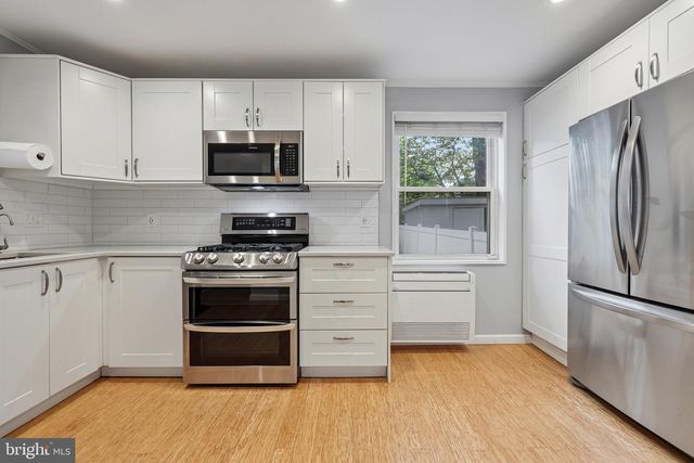 3619 S FOUR MILE RUN, Arlington, VA 22206