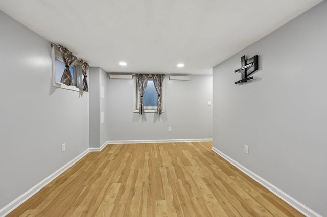 3619 S FOUR MILE RUN, Arlington, VA 22206