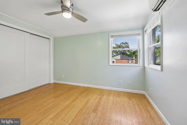 3619 S FOUR MILE RUN, Arlington, VA 22206
