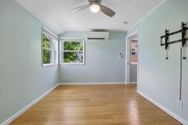 3619 S FOUR MILE RUN, Arlington, VA 22206