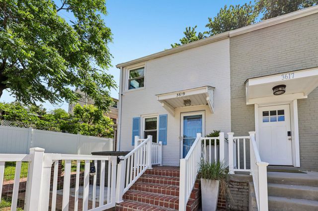 3619 S FOUR MILE RUN, Arlington, VA 22206
