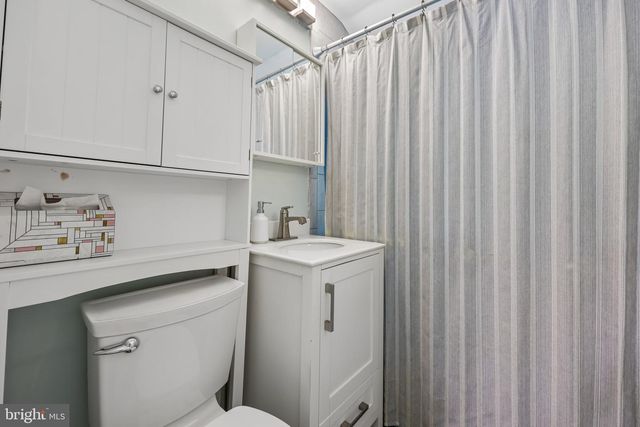 3619 S FOUR MILE RUN, Arlington, VA 22206