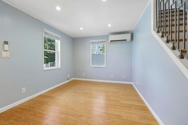 3619 S FOUR MILE RUN, Arlington, VA 22206