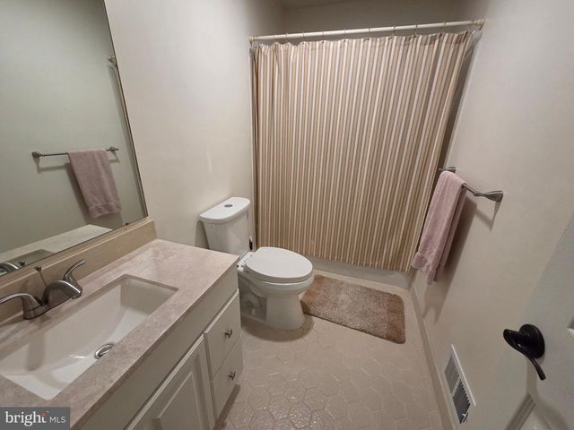 71 MULBERRY CT, Hamilton, NJ 08619