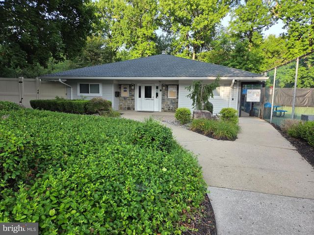 71 MULBERRY CT, Hamilton, NJ 08619