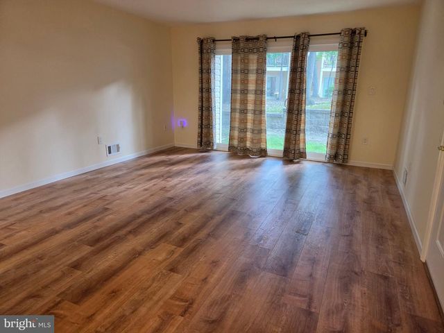 71 MULBERRY CT, Hamilton, NJ 08619