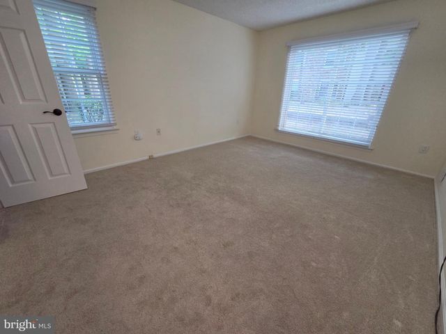 71 MULBERRY CT, Hamilton, NJ 08619