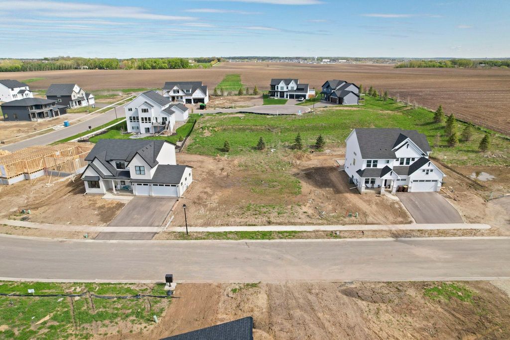 8031 196th Street W, Lakeville, MN 55044 — exterior