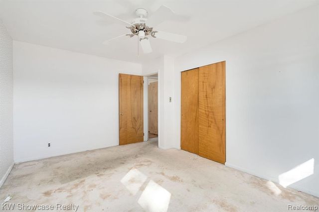 5274 Cooley Lake Road, Waterford, MI 48327