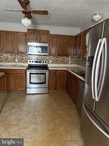 112 CHARLES AVE, Hanover, PA 17331