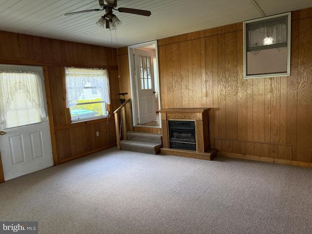 112 CHARLES AVE, Hanover, PA 17331