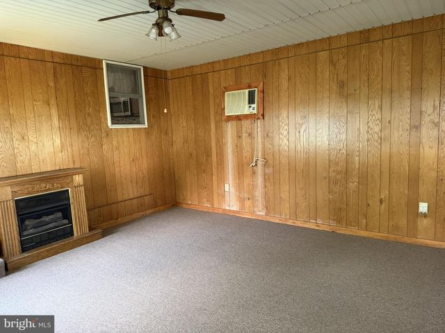 112 CHARLES AVE, Hanover, PA 17331