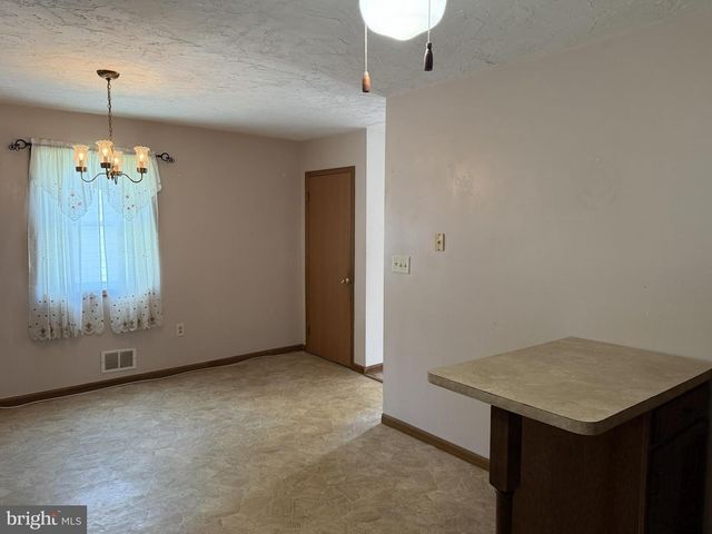 112 CHARLES AVE, Hanover, PA 17331