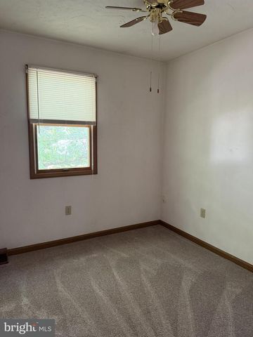 112 CHARLES AVE, Hanover, PA 17331