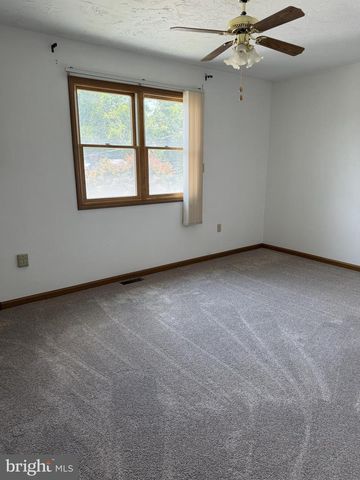 112 CHARLES AVE, Hanover, PA 17331