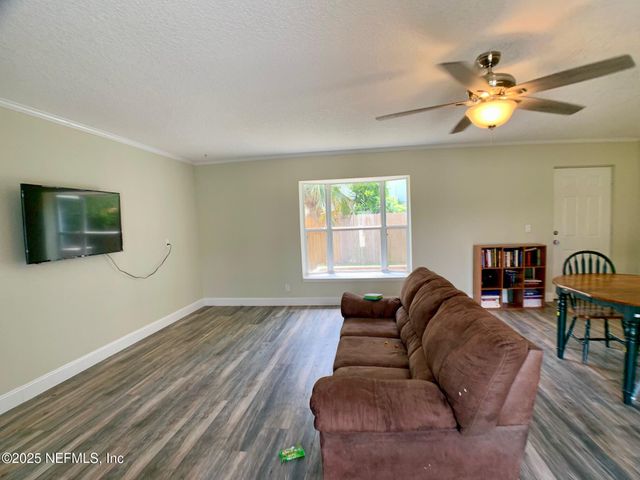 435 SIGSBEE Road, Orange Park, FL 32073