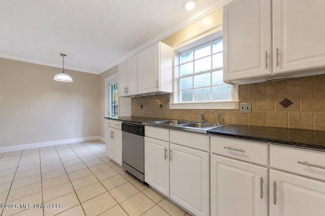 2201 Sandalwood Place, Gautier, MS 39553