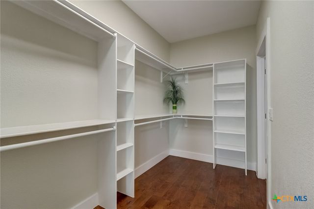 546 S Academy Avenue, New Braunfels, TX 78130