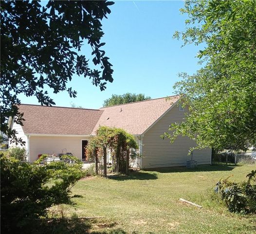 1109 Larkspur Drive, Locust Grove, GA 30248