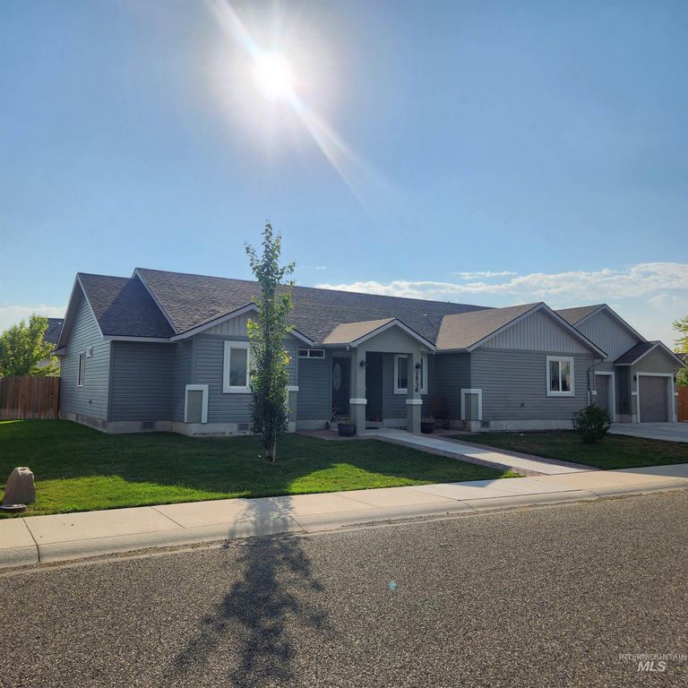 1536 Marie, Gooding, ID 83330 photo 3