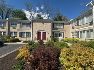 250 Beechwood Avenue 11B, Poughkeepsie, NY 12601