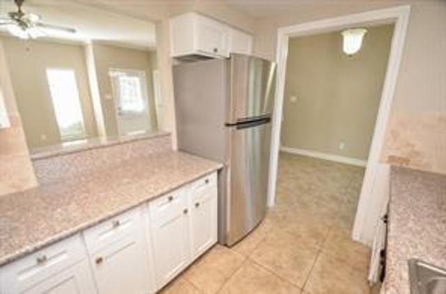 11710 Southlake Drive 22, Houston, TX 77077