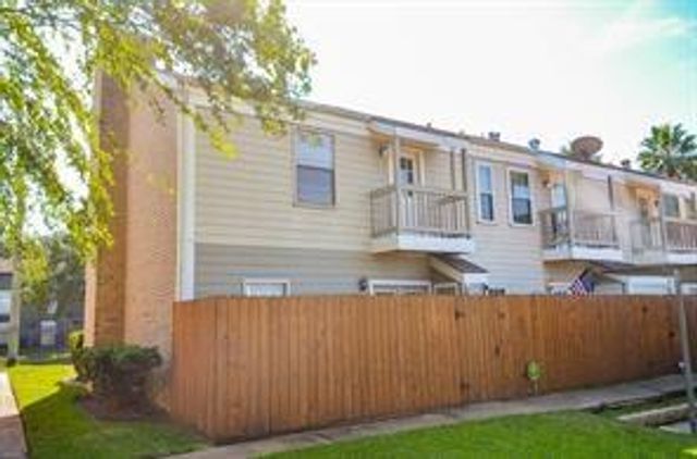 11710 Southlake Drive 22, Houston, TX 77077