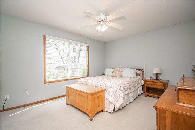 7090 Hickory Lane, Urbandale, IA 50322