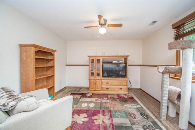 7090 Hickory Lane, Urbandale, IA 50322