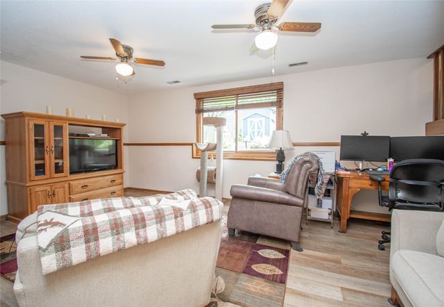 7090 Hickory Lane, Urbandale, IA 50322