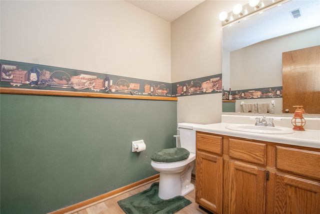 7090 Hickory Lane, Urbandale, IA 50322