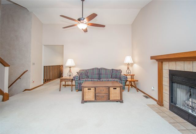 7090 Hickory Lane, Urbandale, IA 50322