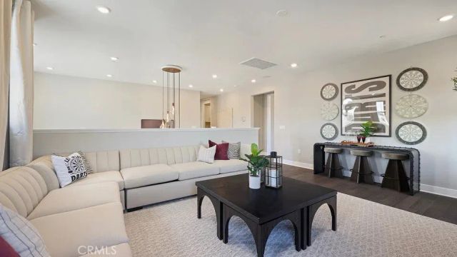 29755 Camino La Cumbre, Valencia, CA 91354