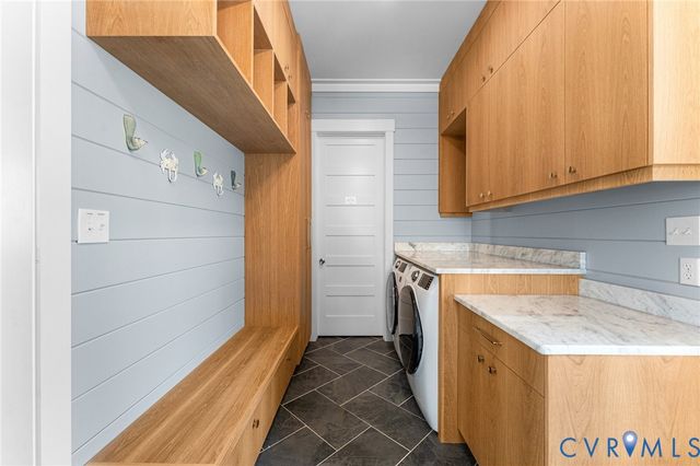 147 Galway Bay Ln, Kilmarnock, VA 22482