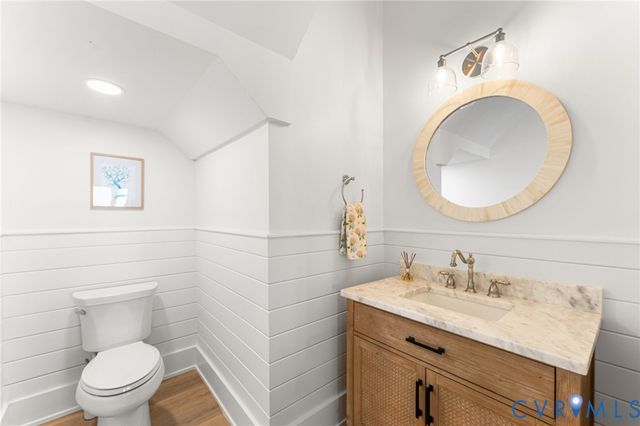 147 Galway Bay Ln, Kilmarnock, VA 22482