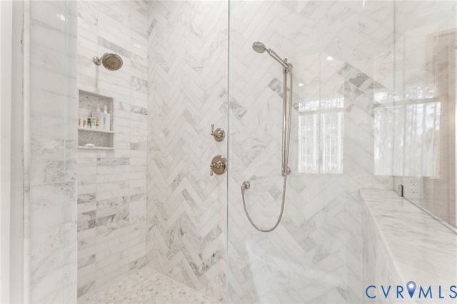 147 Galway Bay Ln, Kilmarnock, VA 22482