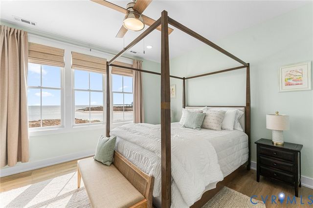 147 Galway Bay Ln, Kilmarnock, VA 22482