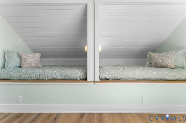 147 Galway Bay Ln, Kilmarnock, VA 22482