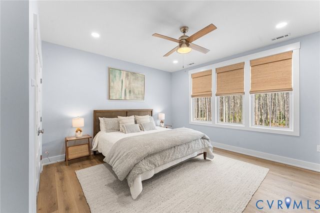 147 Galway Bay Ln, Kilmarnock, VA 22482