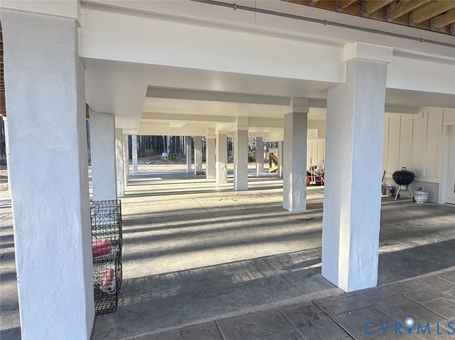 147 Galway Bay Ln, Kilmarnock, VA 22482