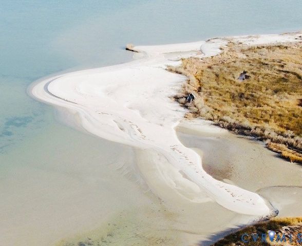 147 Galway Bay Ln, Kilmarnock, VA 22482